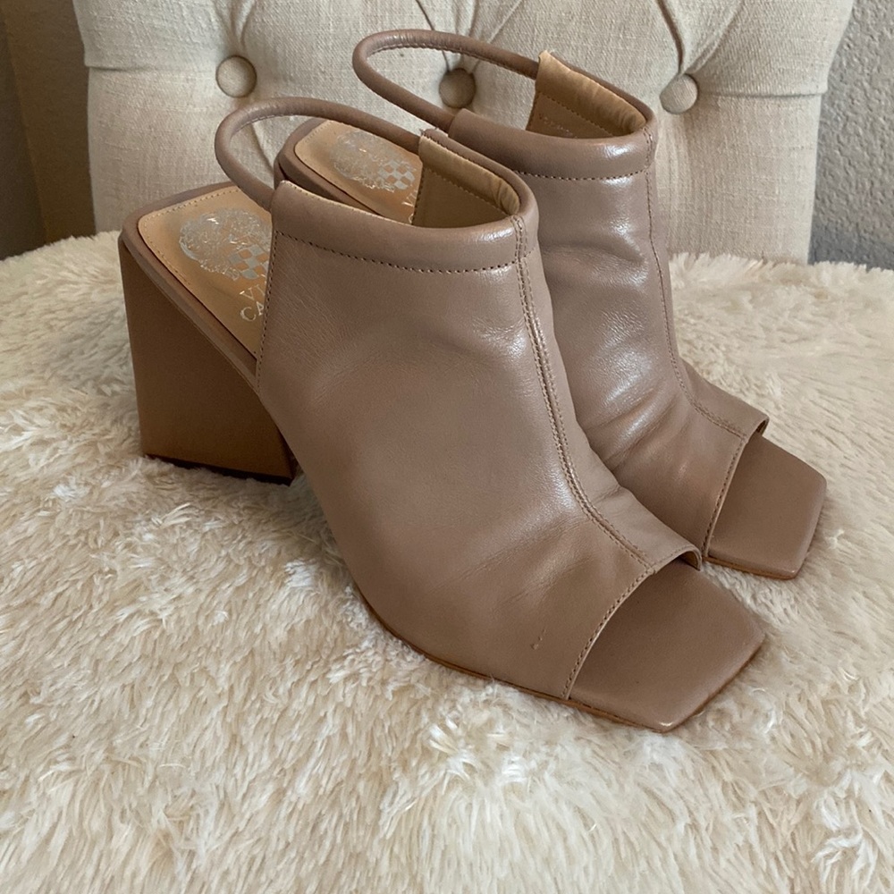 Vince Camuto Avangila Heel Size 9